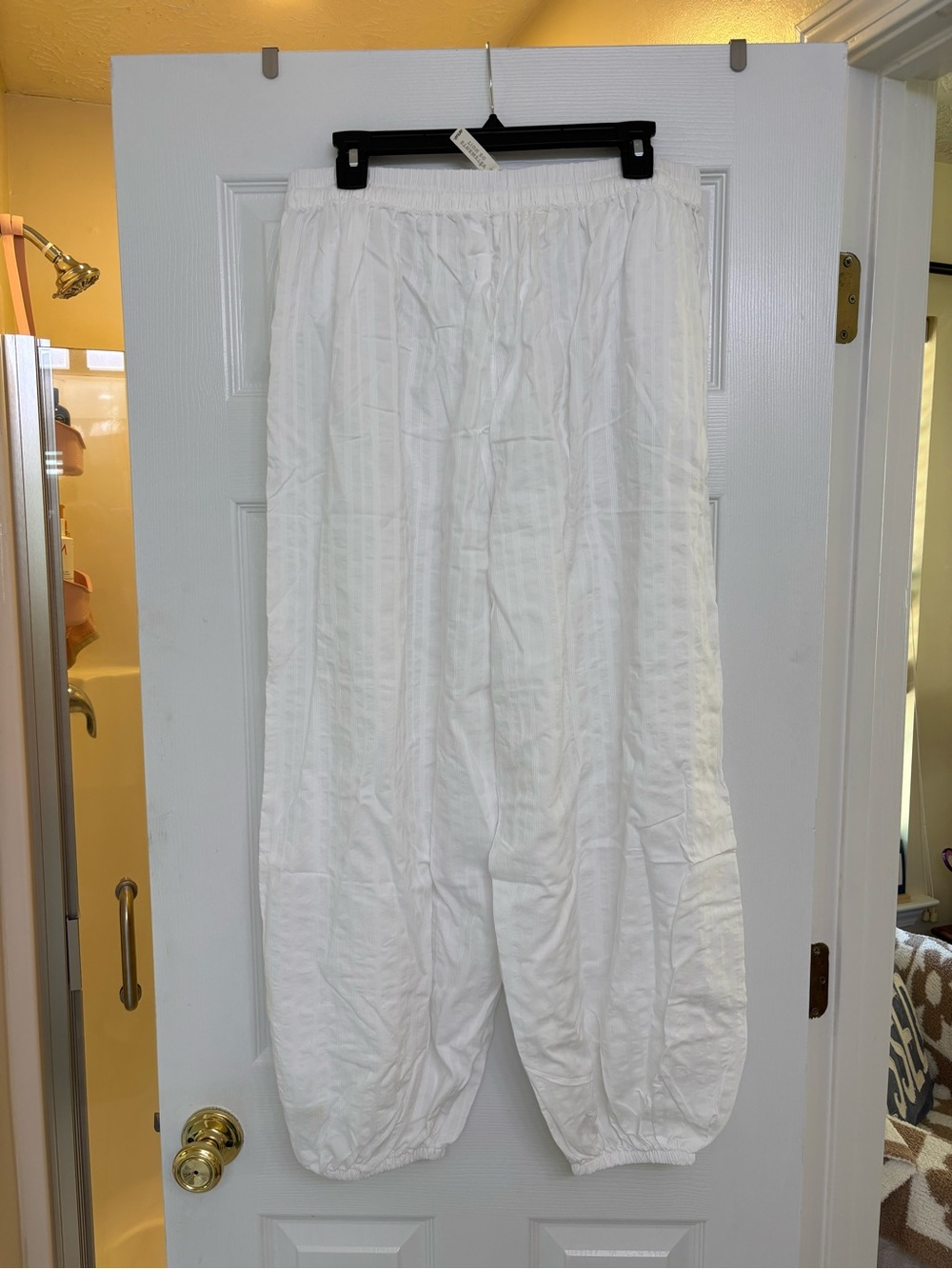aerie White womens Elastic-Cuff Casual Joggers. Sleepwear or About-town. Large.